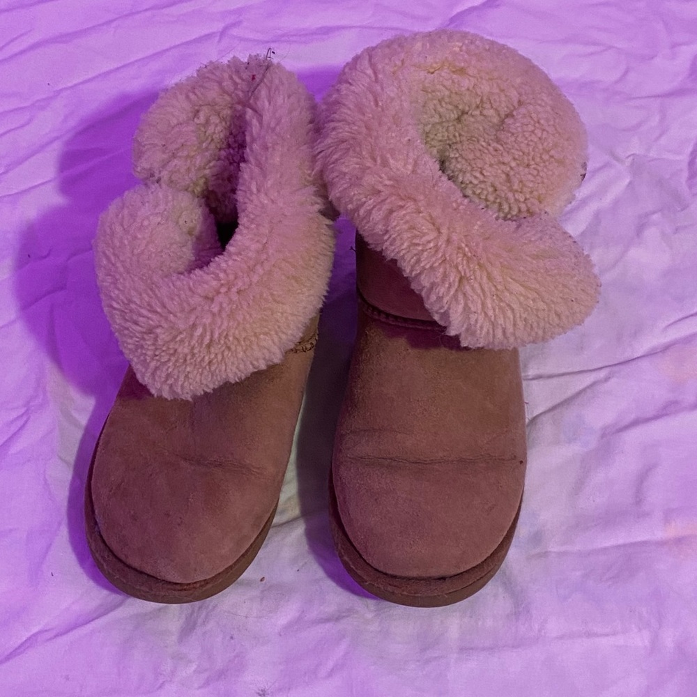 Ugg’s brown size 6